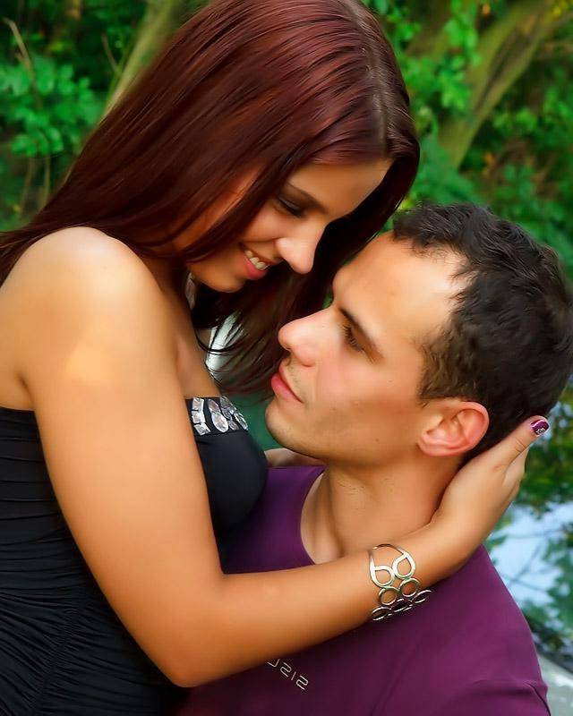 Парень на крутой тачке снял телку для секса раком 1 фотка